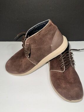 CROCS I Men’s I Chukka Boot I Brown Lace-Up Triple Comfort Shoe